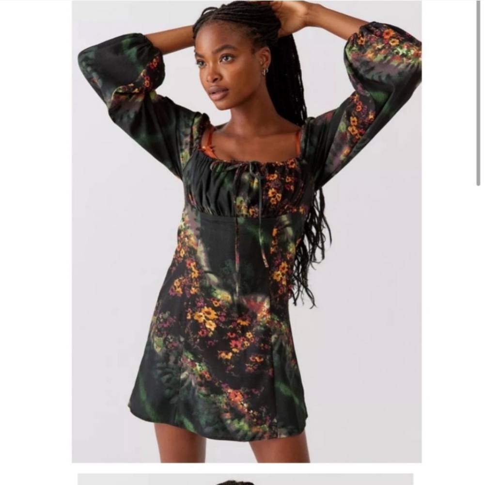 Urban Outfitters Vivienne Printed Long Sleeve Mini Dress